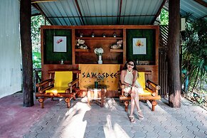 Sawasdee Lagoon Camping & Restaurant