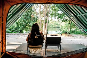 Sawasdee Lagoon Camping & Restaurant
