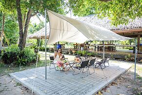 Sawasdee Lagoon Camping & Restaurant