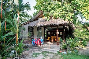 Sawasdee Lagoon Camping & Restaurant