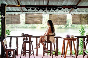 Sawasdee Lagoon Camping & Restaurant