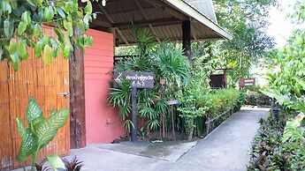 Sawasdee Lagoon Camping & Restaurant