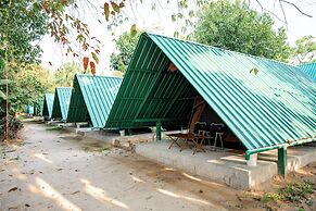 Sawasdee Lagoon Camping & Restaurant