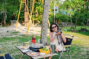 Sawasdee Lagoon Camping & Restaurant