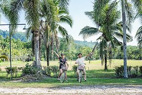 Sawasdee Lagoon Camping & Restaurant