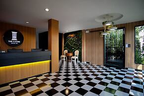 The O-Zone Airport Inn