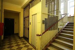 Lakshmi Apartment Universitet