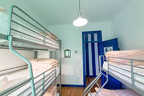 Help Yourself Hostels Parede