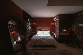 Very Hotel