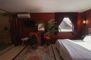 Very Hotel