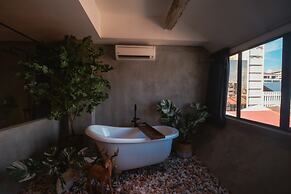 Very Hotel