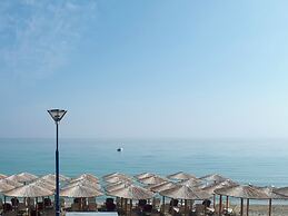 Summer Beach Hotel