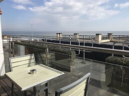 Pier Hotel