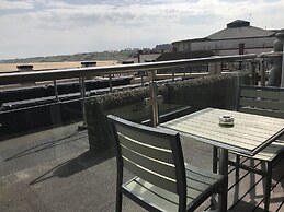 Pier Hotel