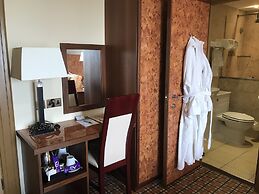 Pier Hotel