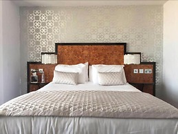Pier Hotel