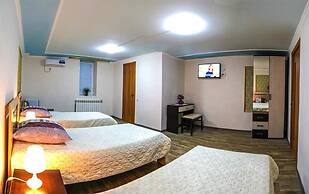 Hotel Mega