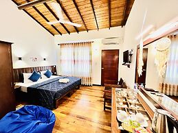 Cozy Sea View Inn