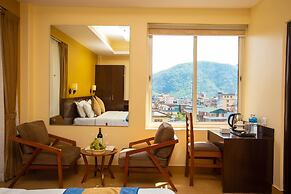 Hotel Lake Paradise