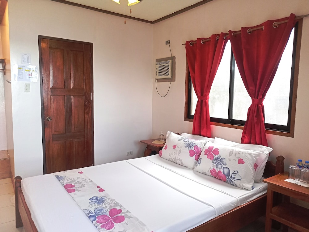 Ausan Beach Front Cottage and Restaurant