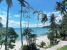 Ausan Beach Front Cottage and Restaurant
