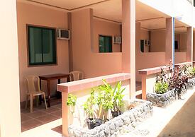 Ausan Beach Front Cottage and Restaurant