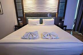 Holatel Hotel Phitsanulok