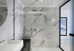 Assano Sea Front Luxury