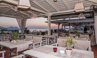 Assano Sea Front Luxury