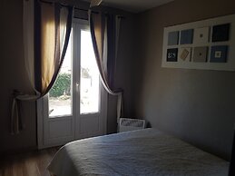 A L'ombre Du Clocher