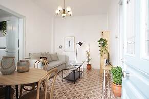 Live in Athens, Thiseio Historic House