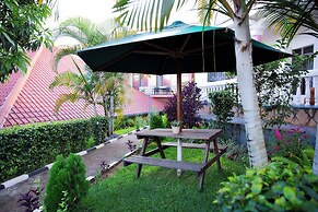 Romalo Hotel & Apartments