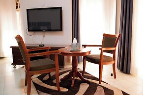Romalo Hotel & Apartments