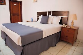 Romalo Hotel & Apartments