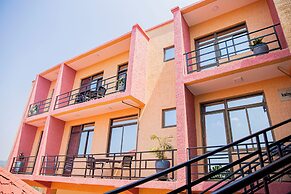 Romalo Hotel & Apartments