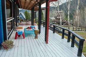 Vasilikia Mountain Farm & Retreat