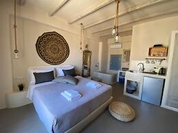 Ampelos Suites