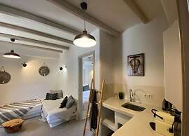 Ampelos Suites
