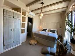 Ampelos Suites