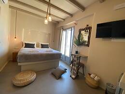 Ampelos Suites