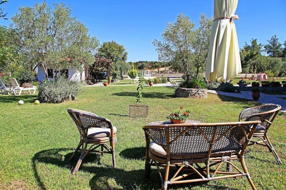 Dionysos Apartments