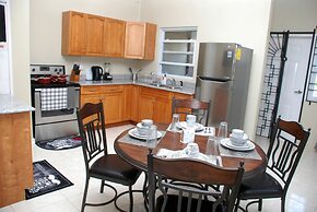 The Discovery Bay Lux Apartment