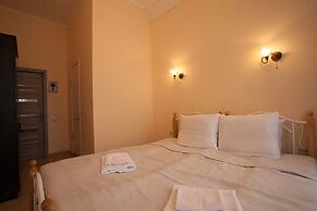 Breadberry Hotel