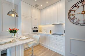 Live & Travel Apartments