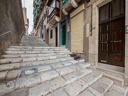 Valletta Holiday Old Theatre Lane