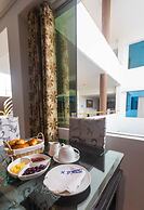 Dmilez Hotel