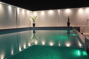 Dmilez Hotel