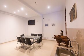 Dmilez Hotel