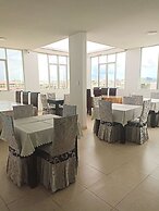Dmilez Hotel