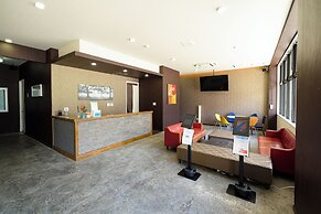 Mr. Kinjo inn D-buil